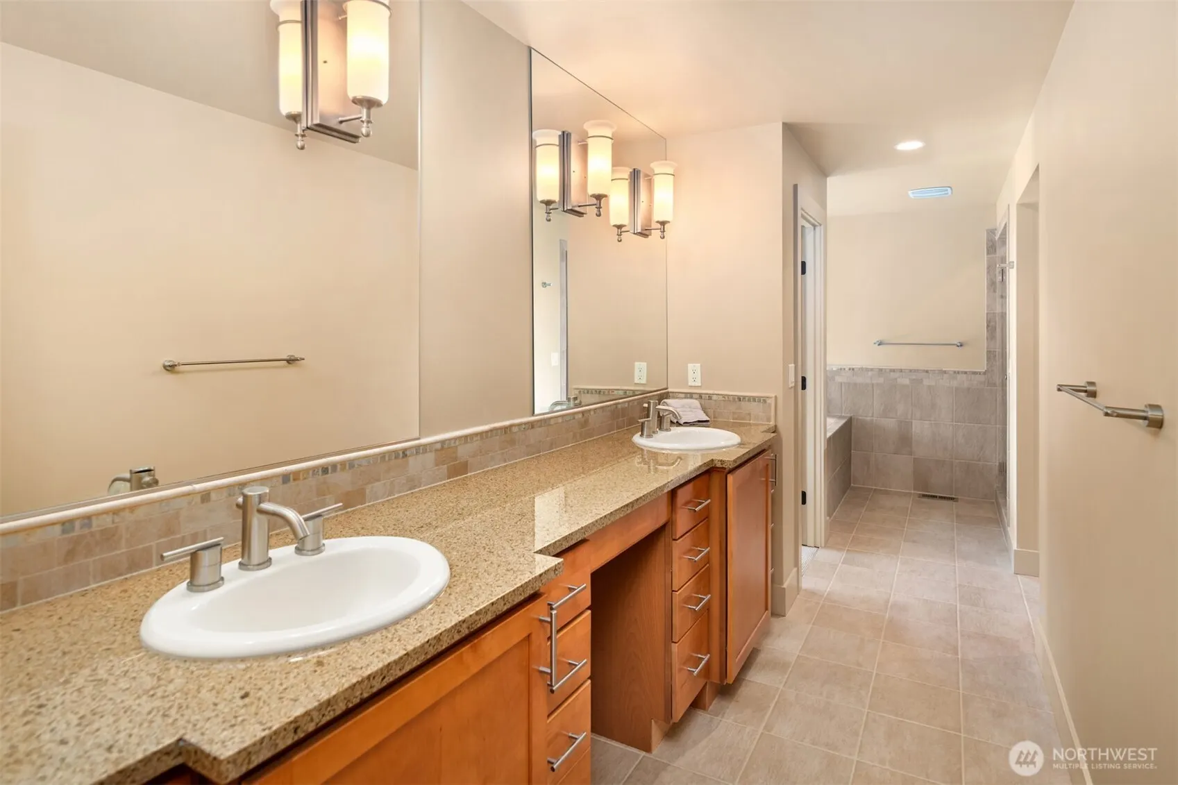 427 2nd Street S #A, Kirkland, WA 98033
