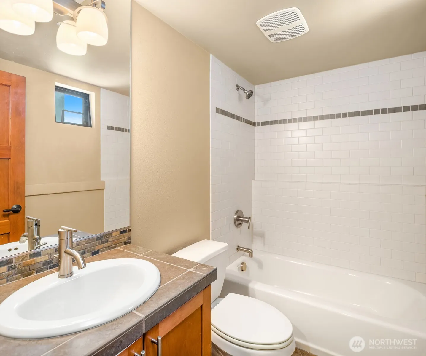 427 2nd Street S #A, Kirkland, WA 98033