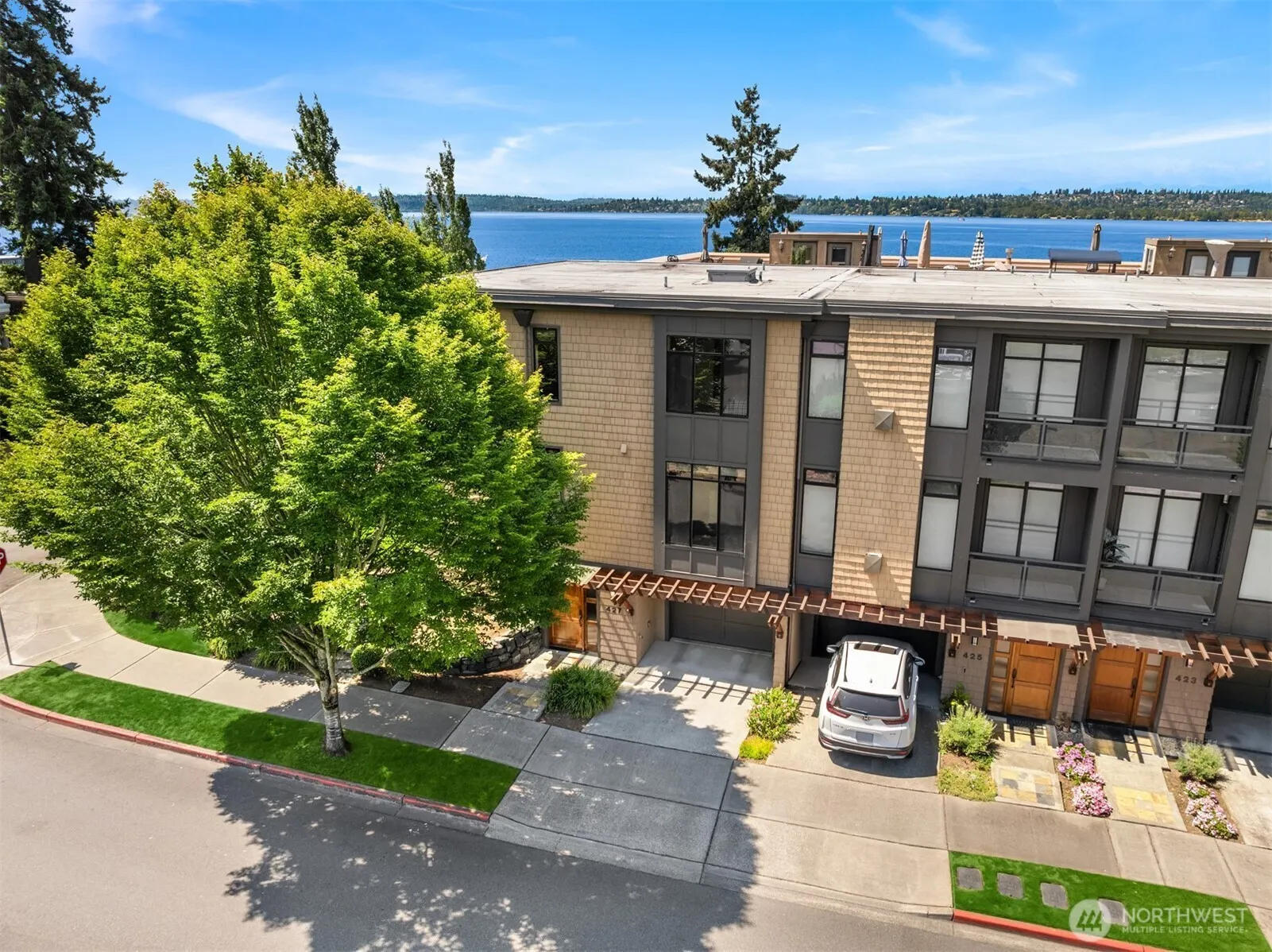 427 2nd Street S #A, Kirkland, WA 98033