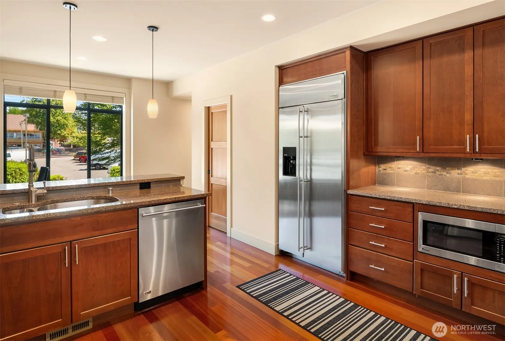 427 2nd Street S #A, Kirkland, WA 98033
