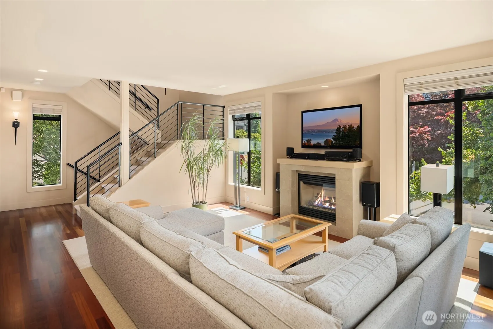 427 2nd Street S #A, Kirkland, WA 98033