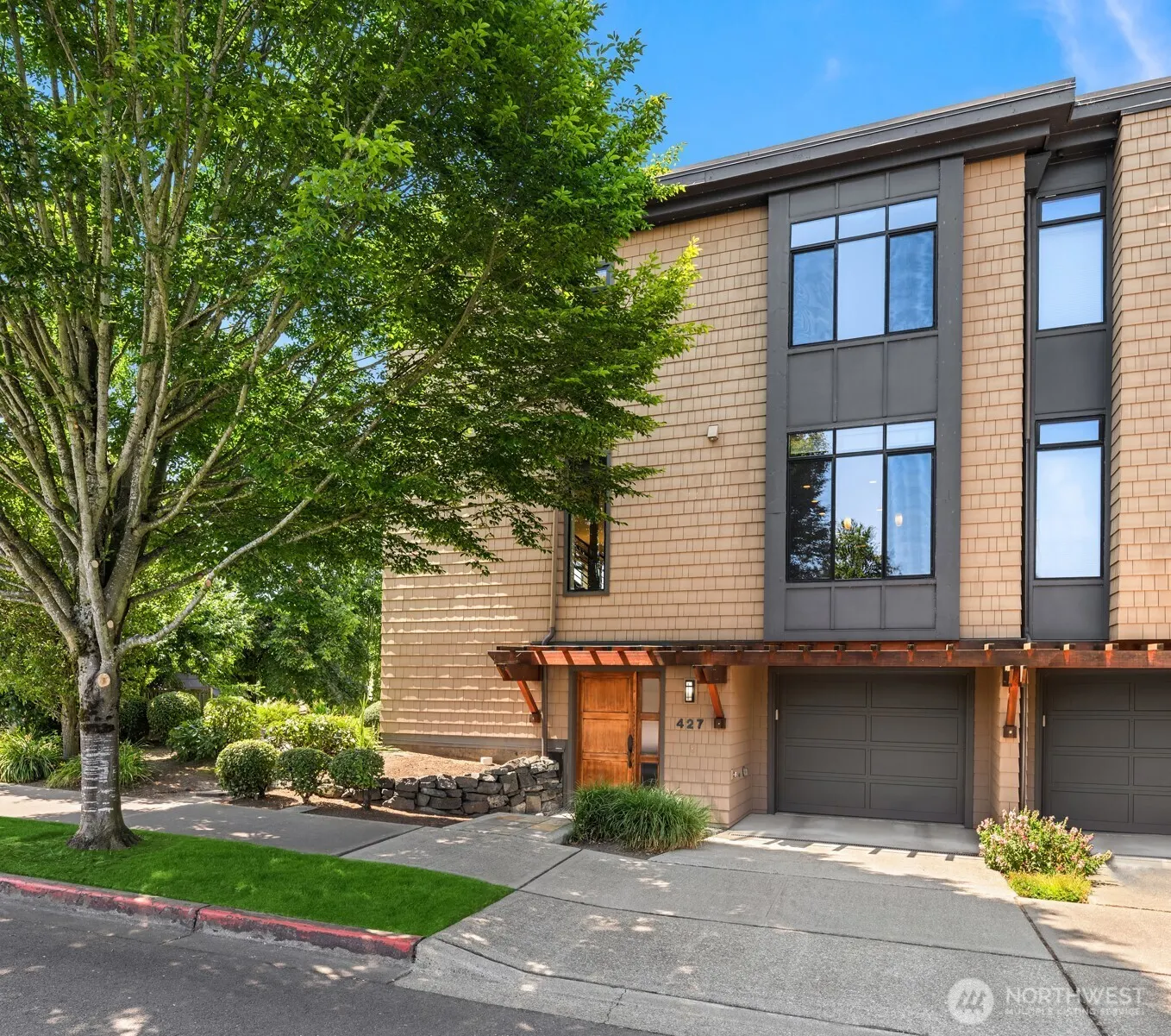 427 2nd Street S #A, Kirkland, WA 98033