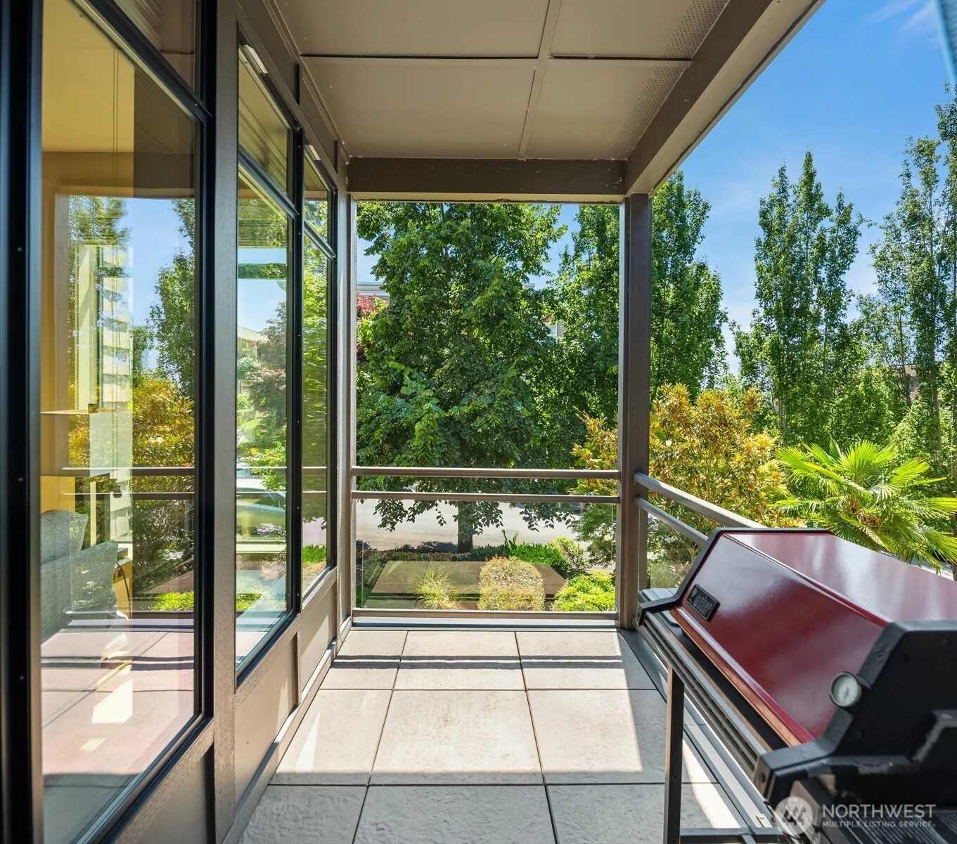 427 2nd Street S #A, Kirkland, WA 98033