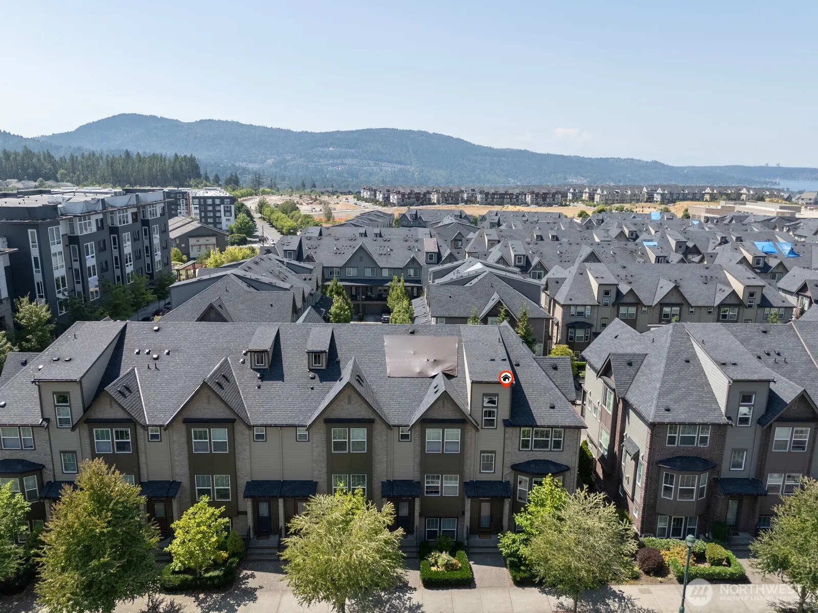 1021 10th Avenue NE, Issaquah, WA 98029