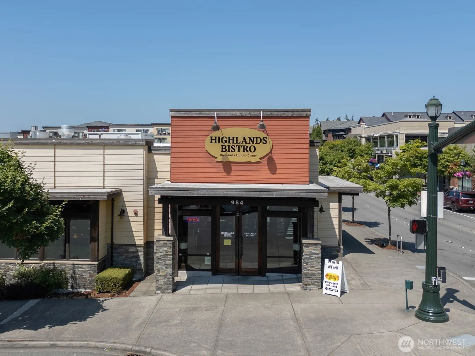 1021 10th Avenue NE, Issaquah, WA 98029