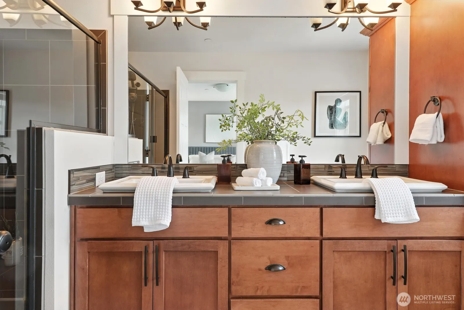 1021 10th Avenue NE, Issaquah, WA 98029