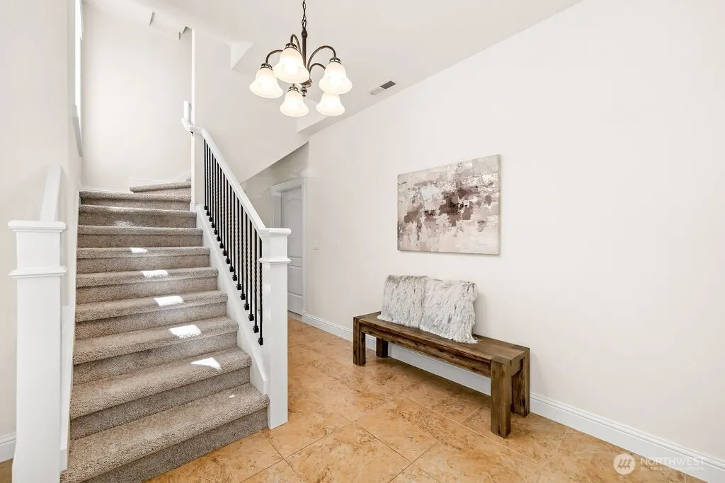 810 5th Avenue NW, Issaquah, WA 98027