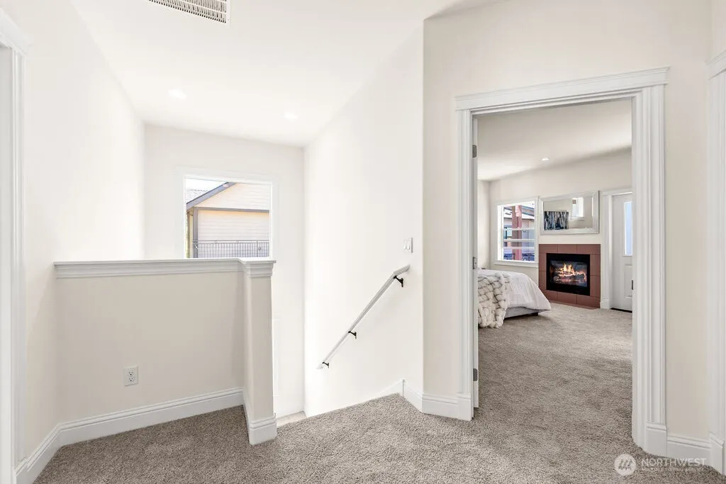 810 5th Avenue NW, Issaquah, WA 98027