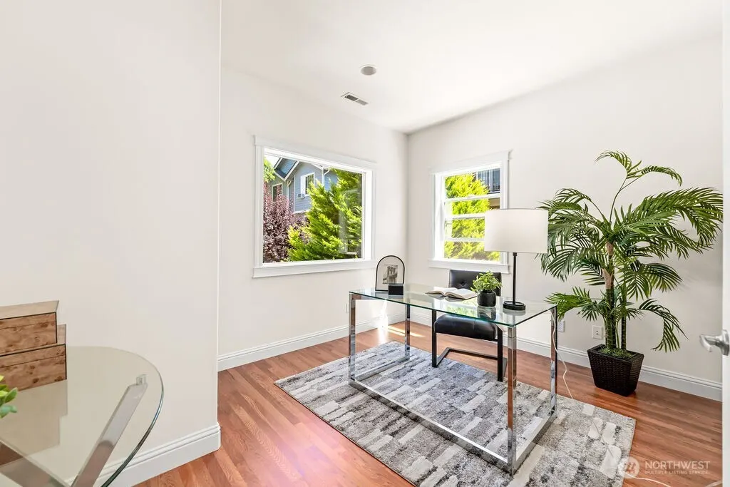 810 5th Avenue NW, Issaquah, WA 98027
