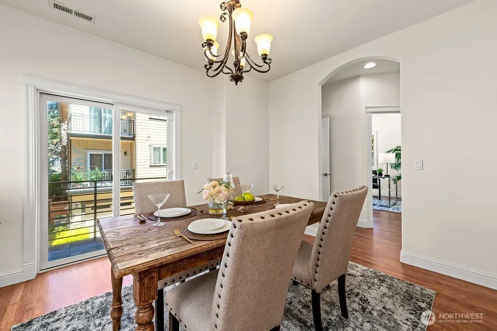 810 5th Avenue NW, Issaquah, WA 98027