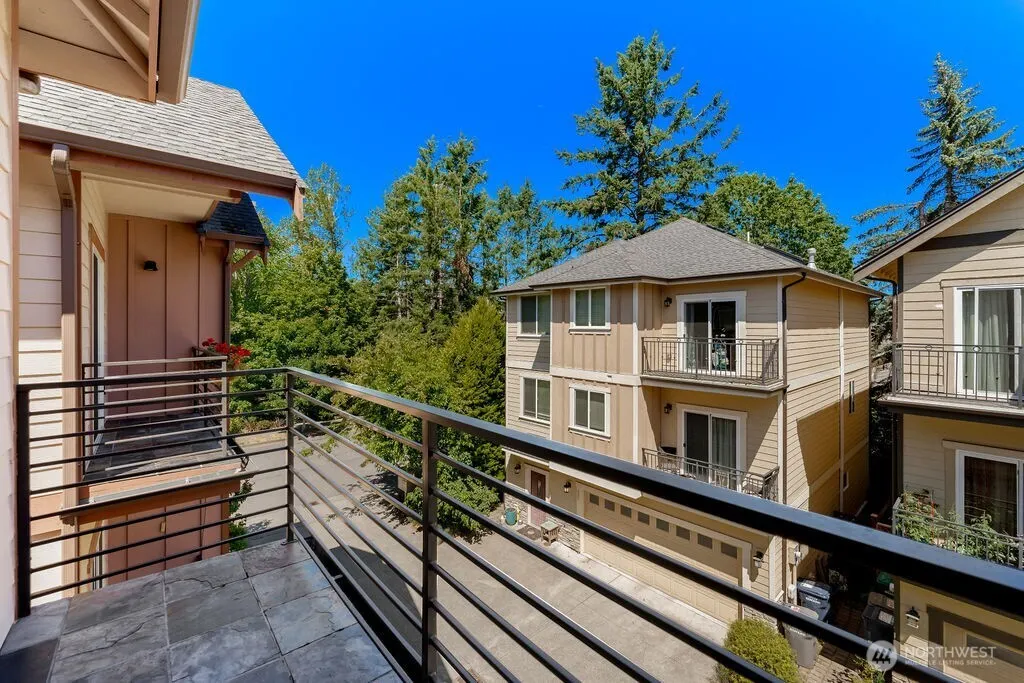 810 5th Avenue NW, Issaquah, WA 98027