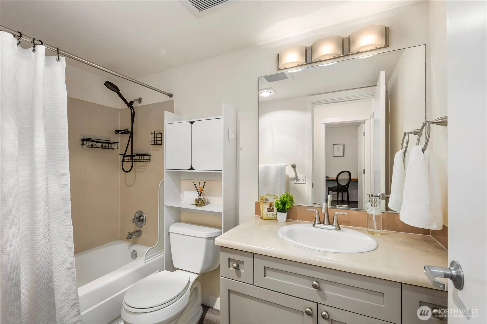 9805 Avondale Road NE #L238, Redmond, WA 98052
