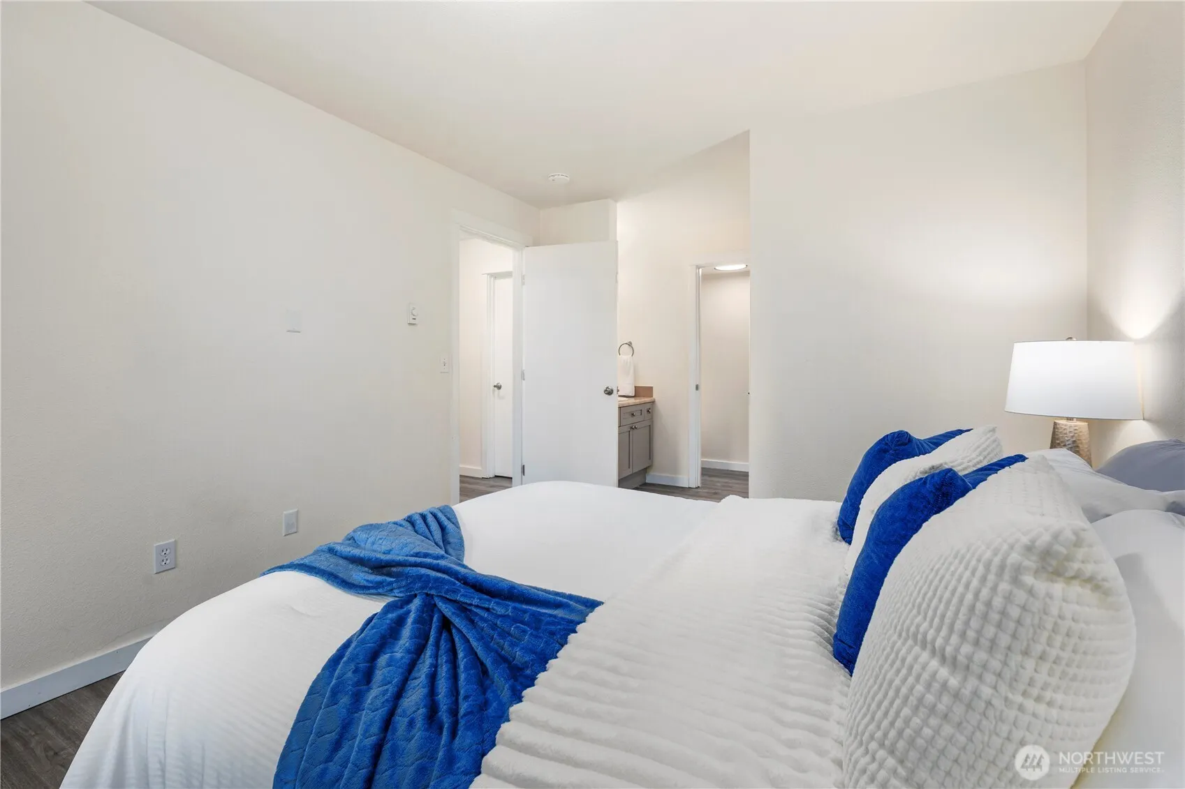 9805 Avondale Road NE #L238, Redmond, WA 98052
