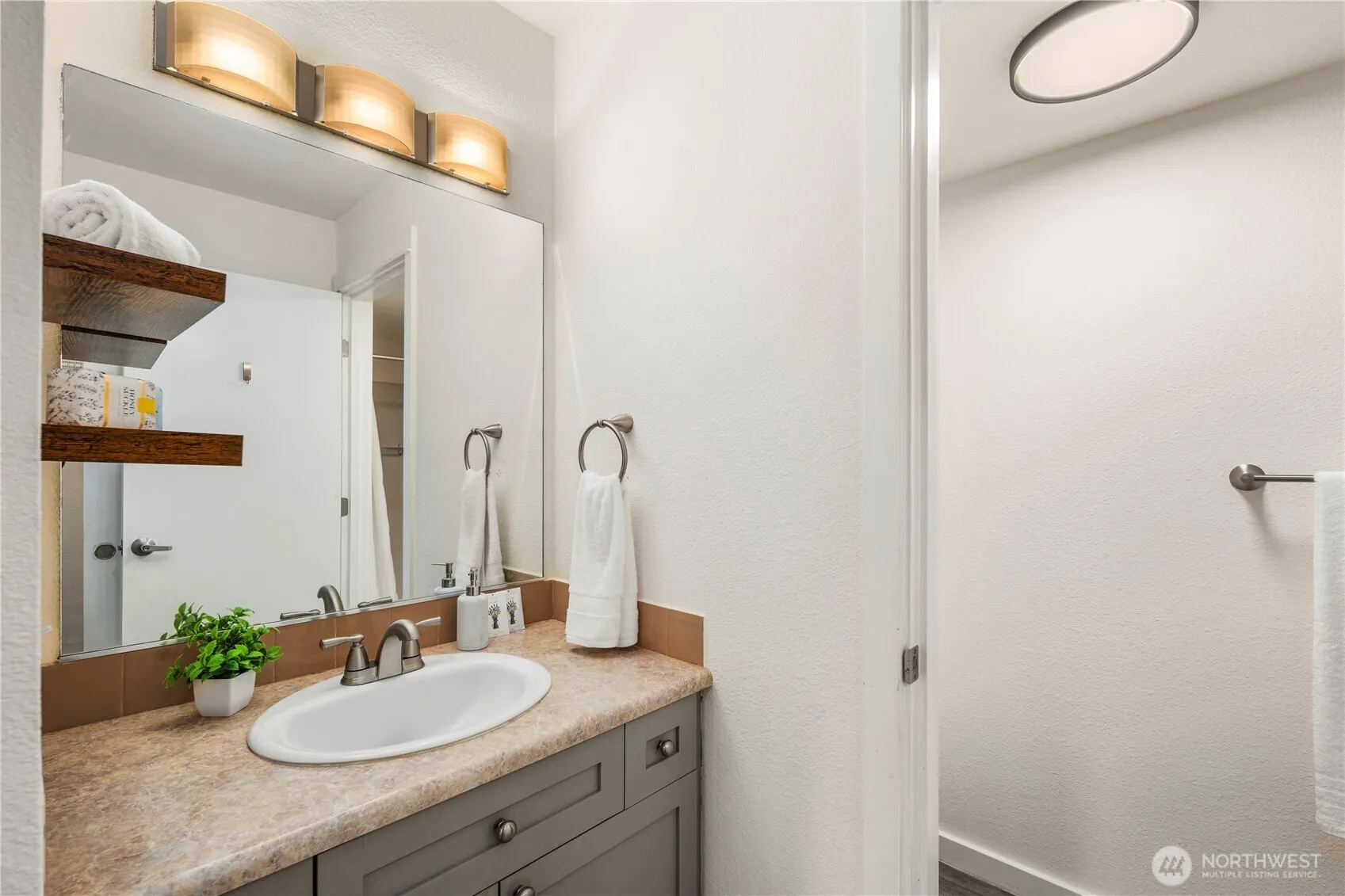 9805 Avondale Road NE #L238, Redmond, WA 98052