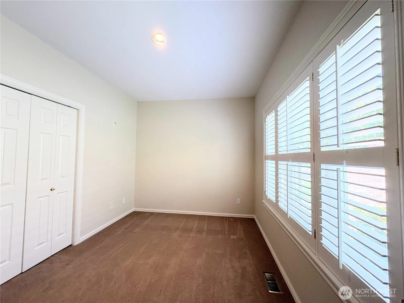 1248 108th Avenue NE, Bellevue, WA 98004