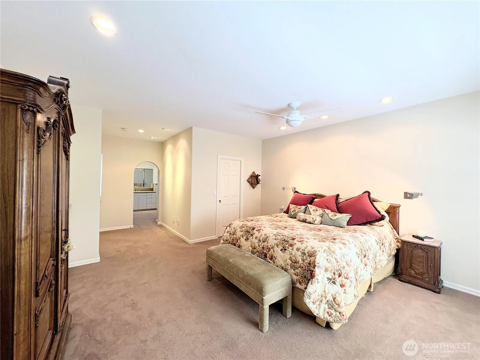 1248 108th Avenue NE, Bellevue, WA 98004