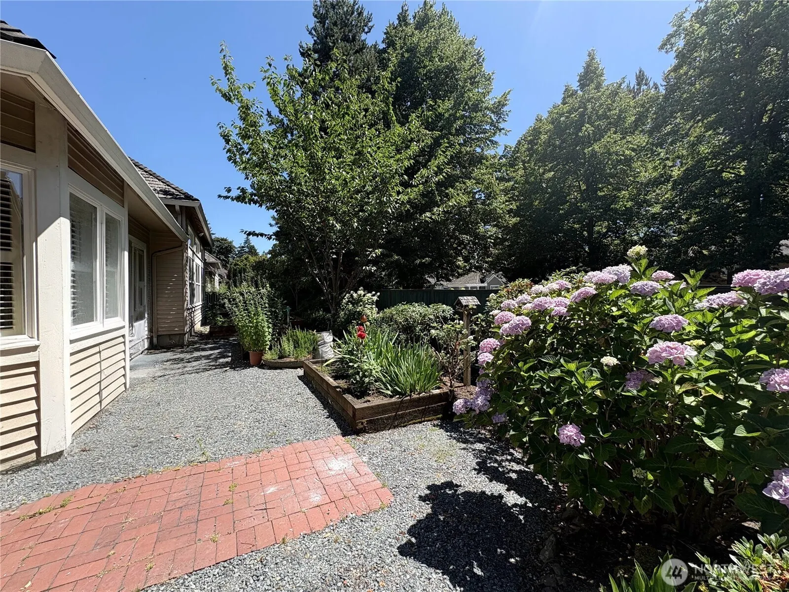 1248 108th Avenue NE, Bellevue, WA 98004