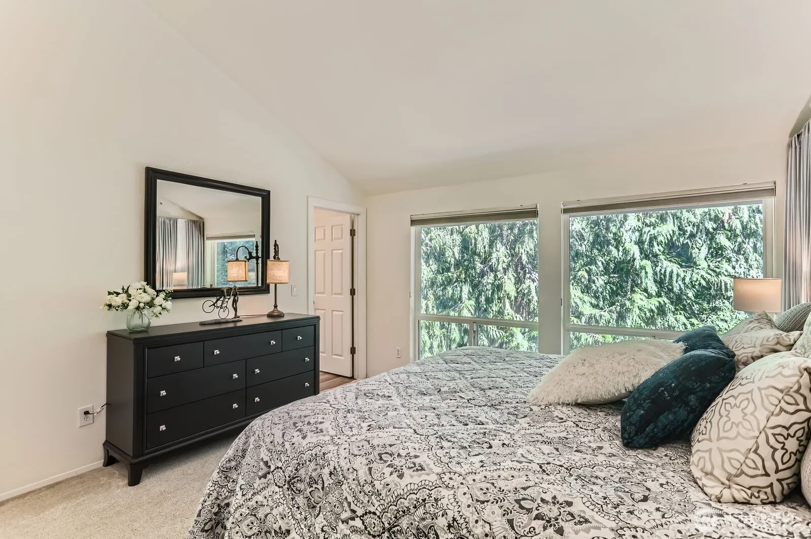 23732 NE 63rd Place , Redmond, WA 98053