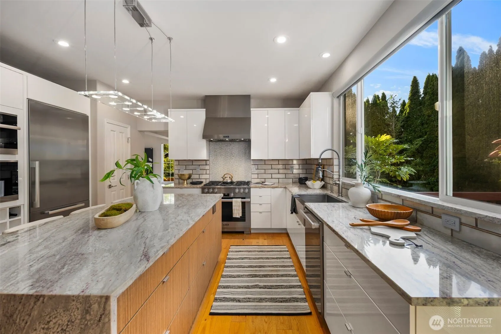 24004 SE 10th Court , Sammamish, WA 98075