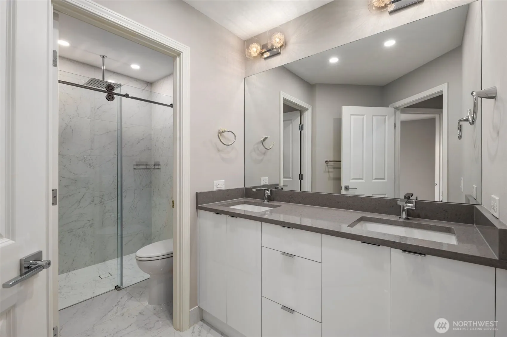 24004 SE 10th Court , Sammamish, WA 98075