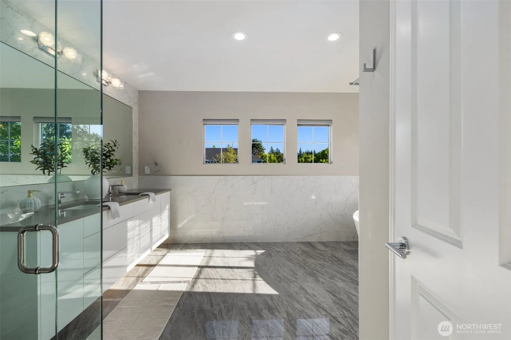 24004 SE 10th Court , Sammamish, WA 98075