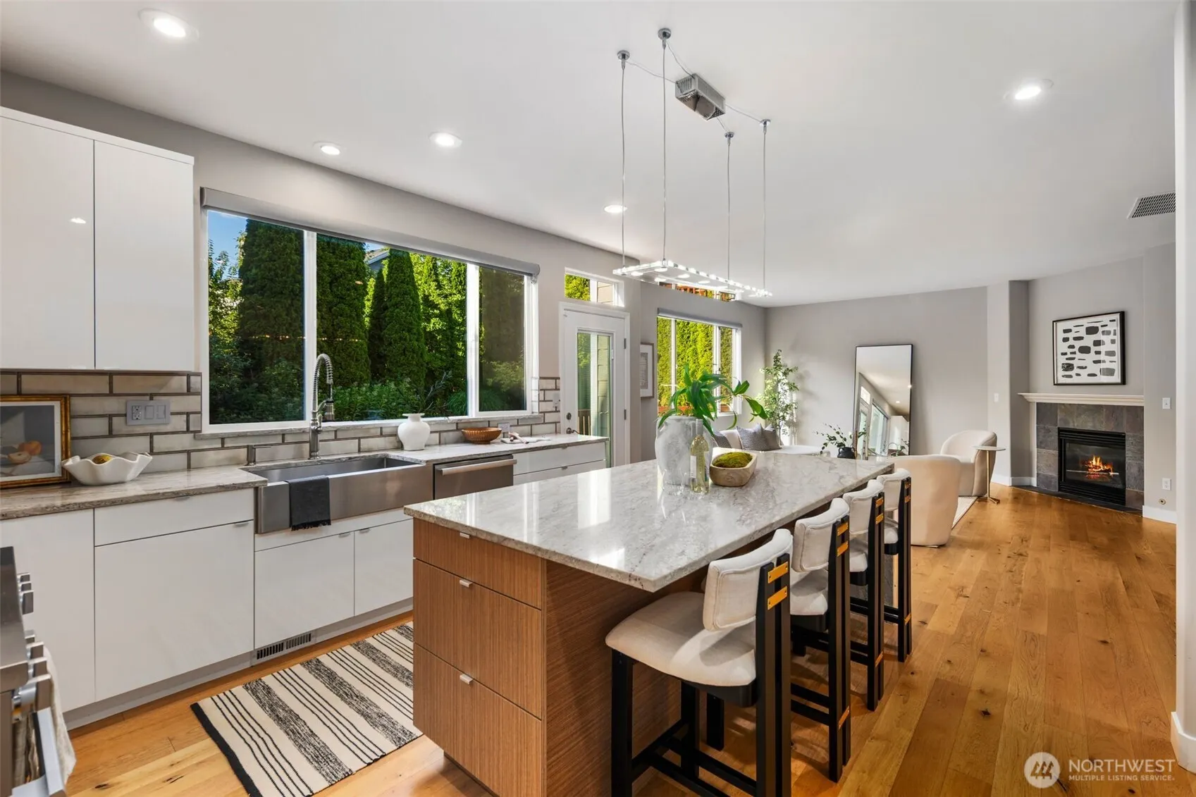 24004 SE 10th Court , Sammamish, WA 98075