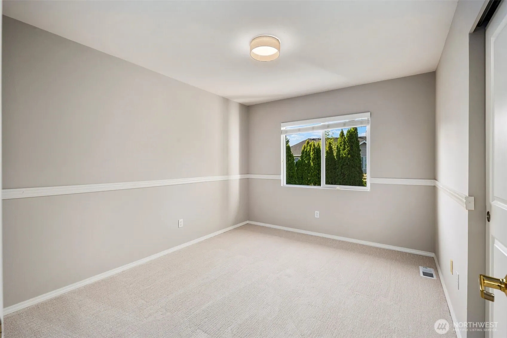 24004 SE 10th Court , Sammamish, WA 98075