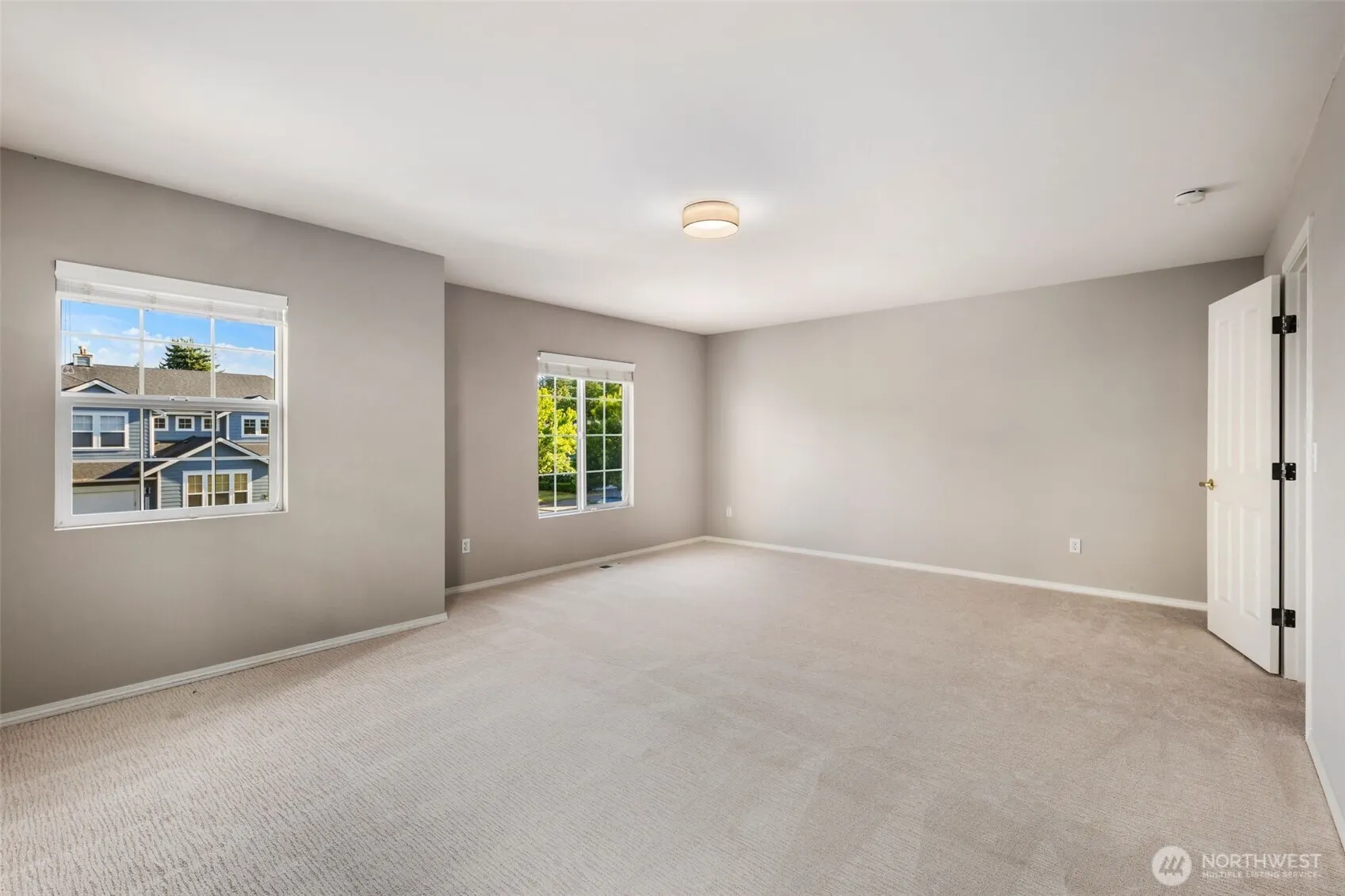 24004 SE 10th Court , Sammamish, WA 98075