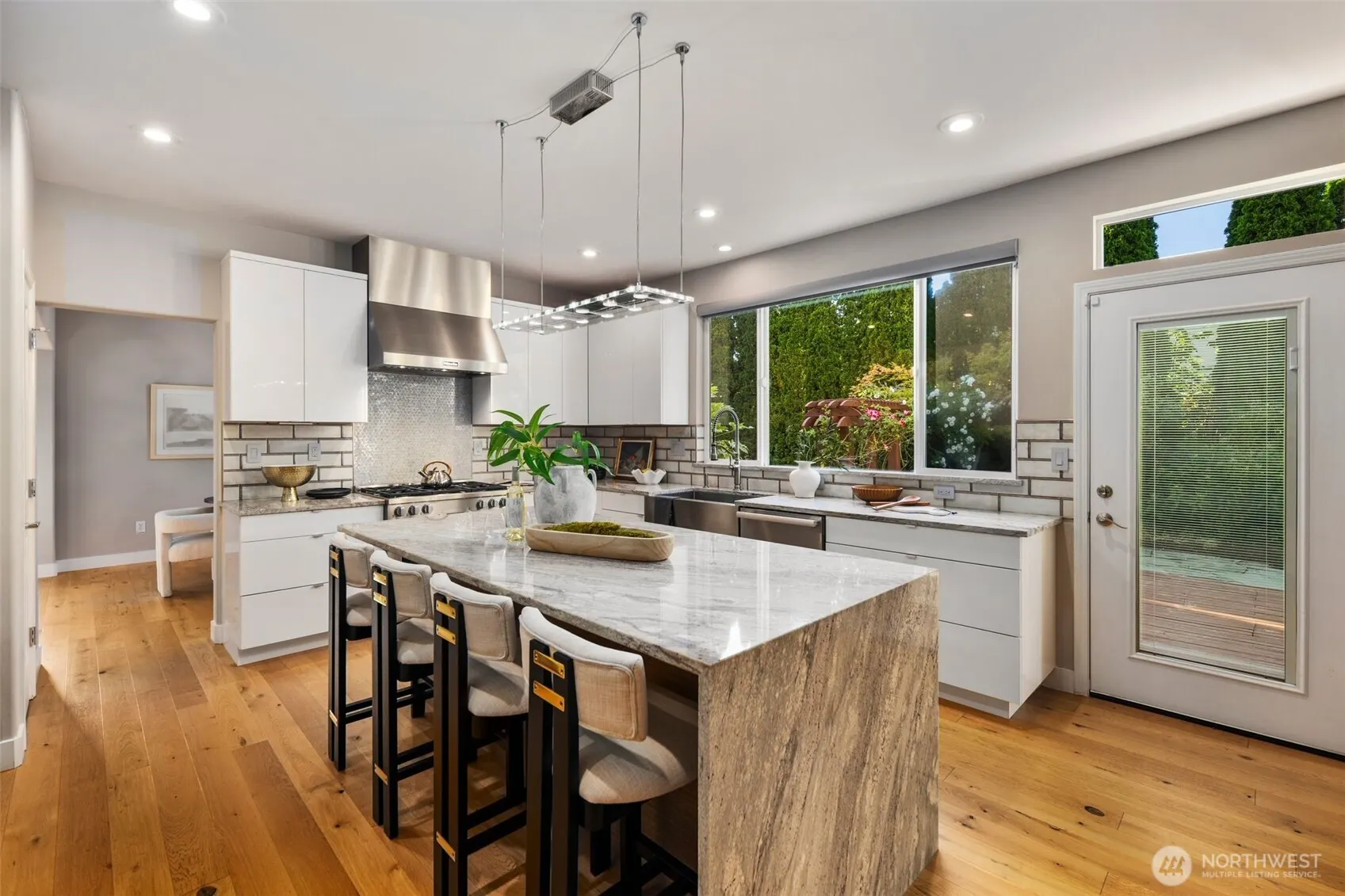 24004 SE 10th Court , Sammamish, WA 98075