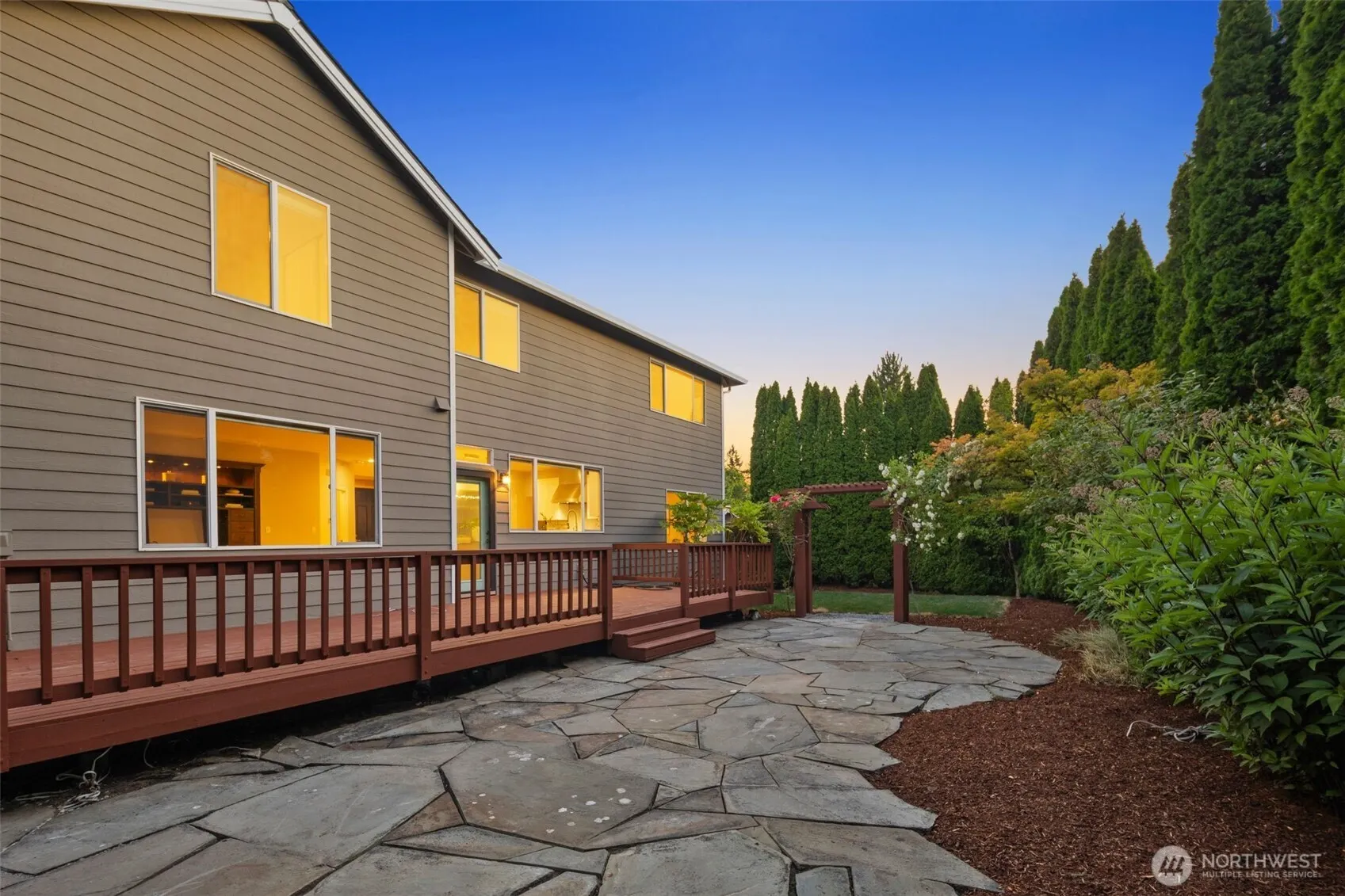 24004 SE 10th Court , Sammamish, WA 98075