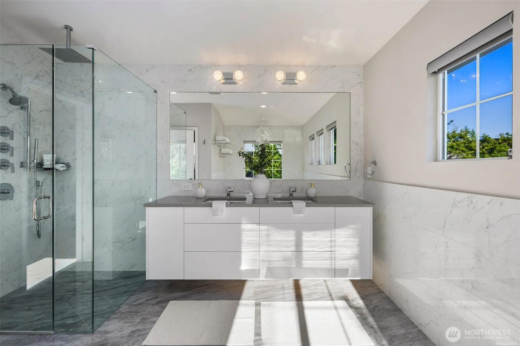 24004 SE 10th Court , Sammamish, WA 98075