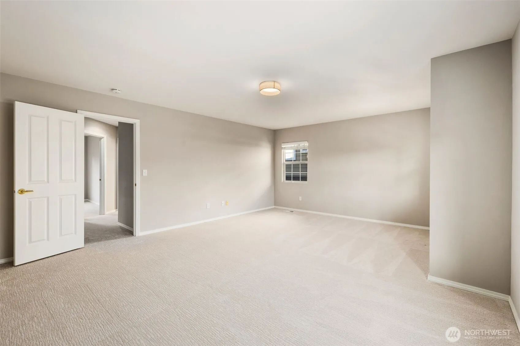 24004 SE 10th Court , Sammamish, WA 98075