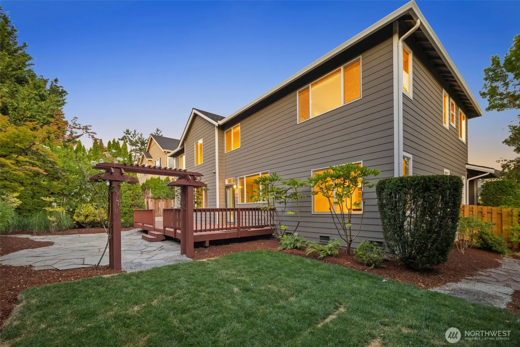 24004 SE 10th Court , Sammamish, WA 98075