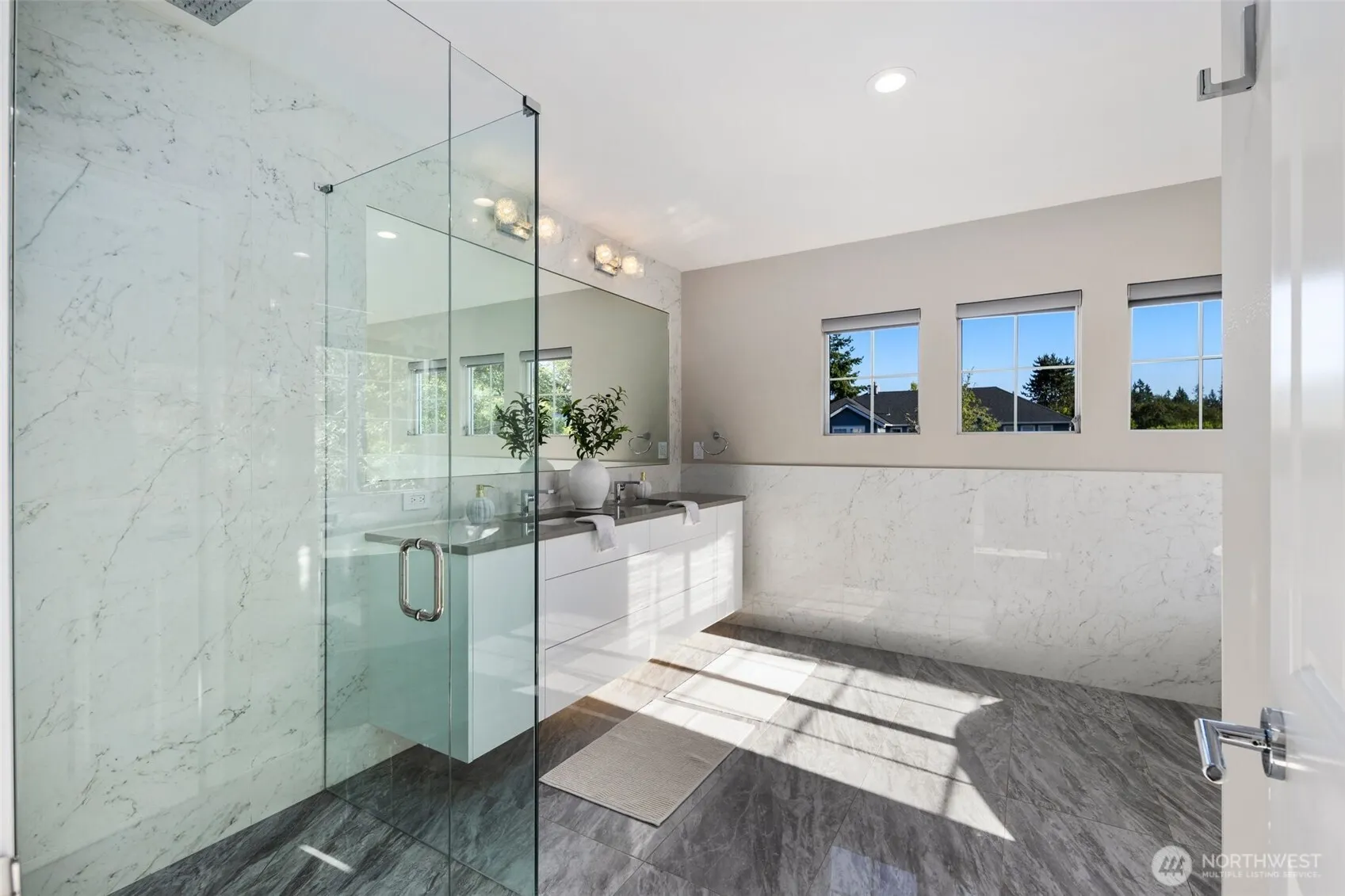 24004 SE 10th Court , Sammamish, WA 98075