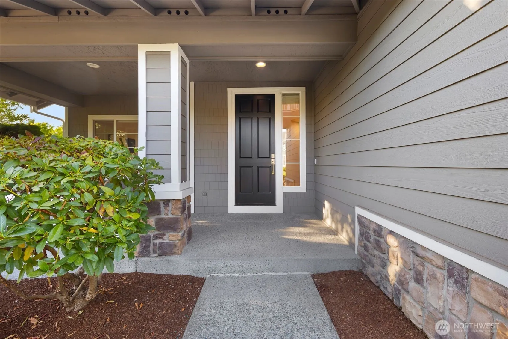 24004 SE 10th Court , Sammamish, WA 98075