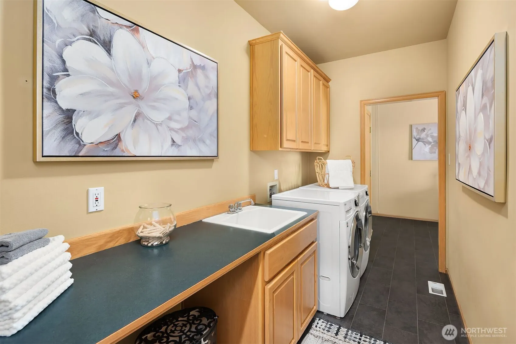 16862 SE 56th Place , Bellevue, WA 98006