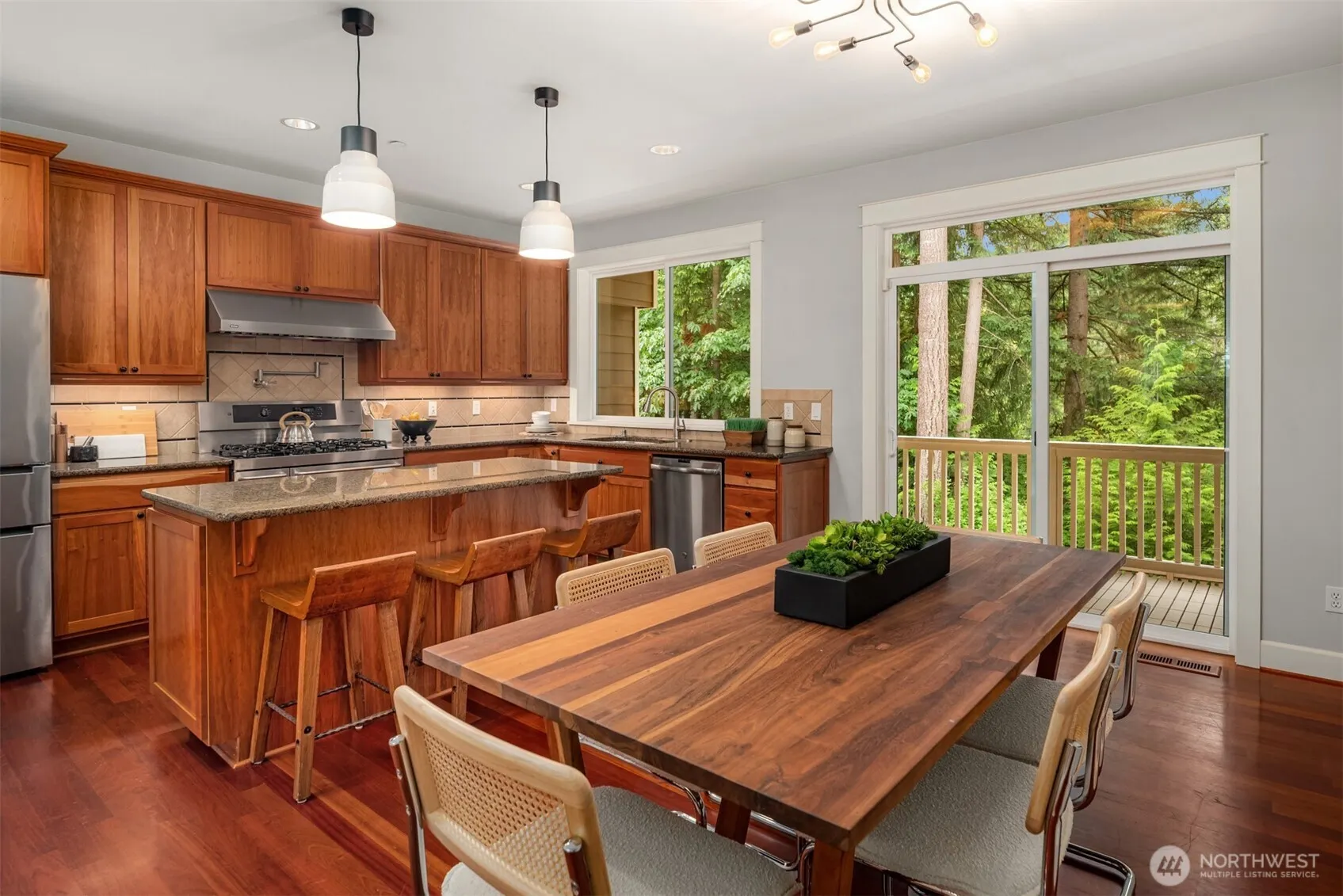 101 Shy Bear Way NW, Issaquah, WA 98027
