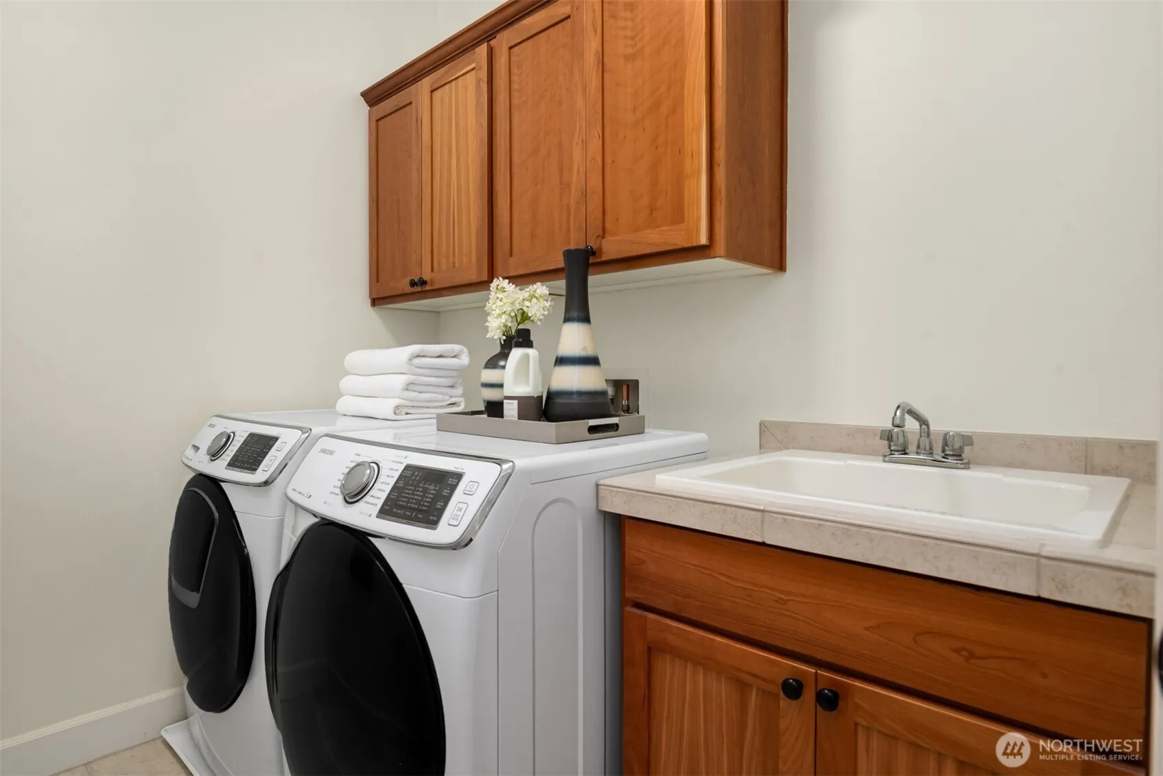 101 Shy Bear Way NW, Issaquah, WA 98027