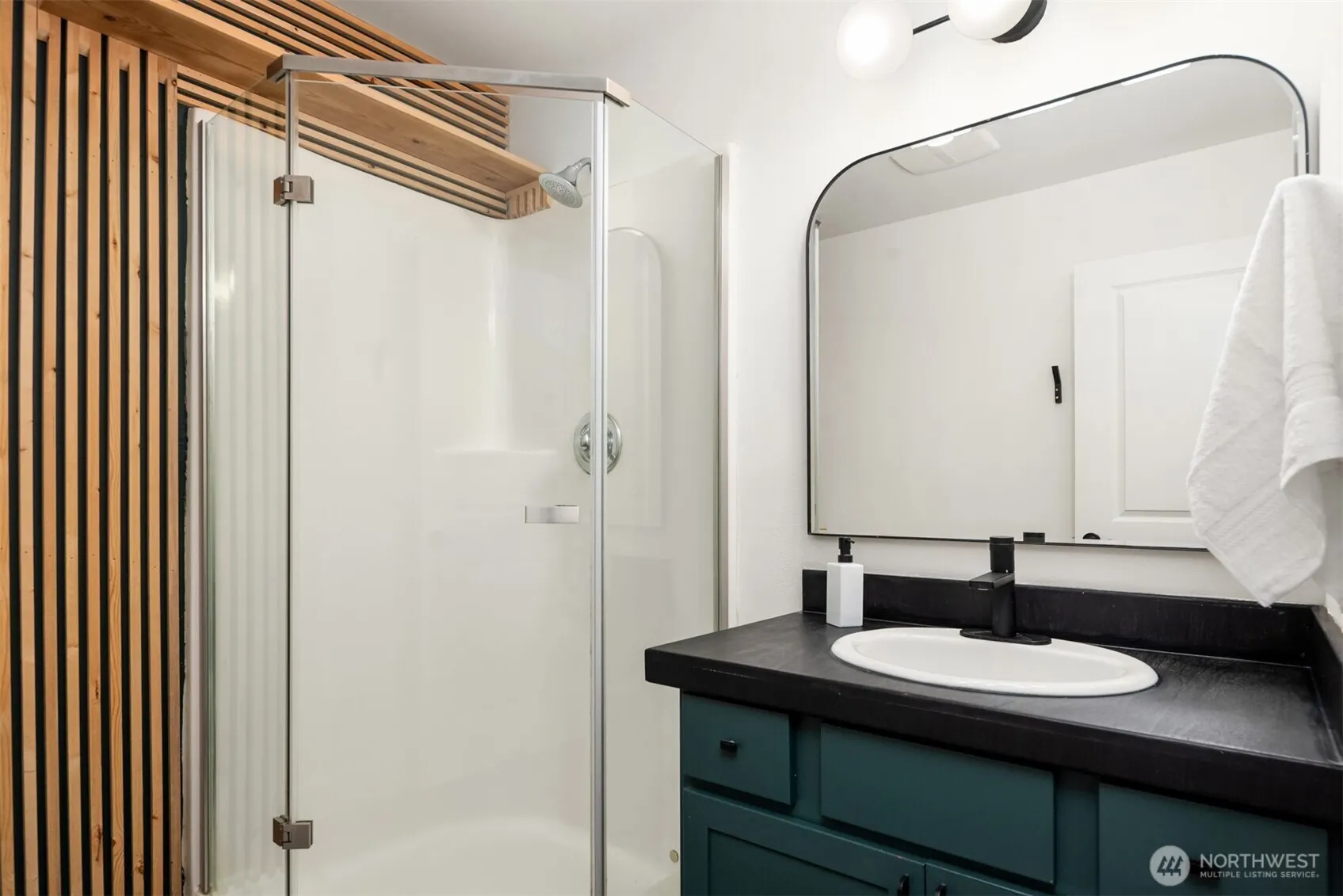 101 Shy Bear Way NW, Issaquah, WA 98027