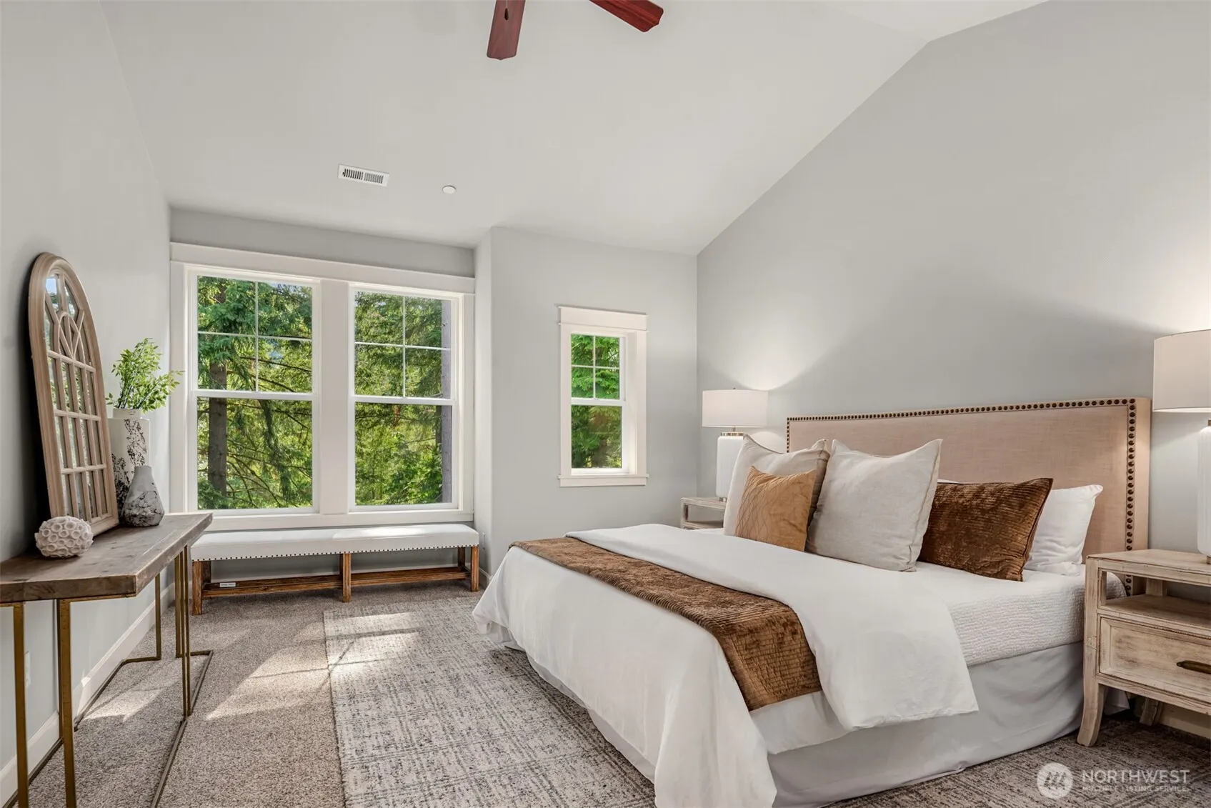101 Shy Bear Way NW, Issaquah, WA 98027