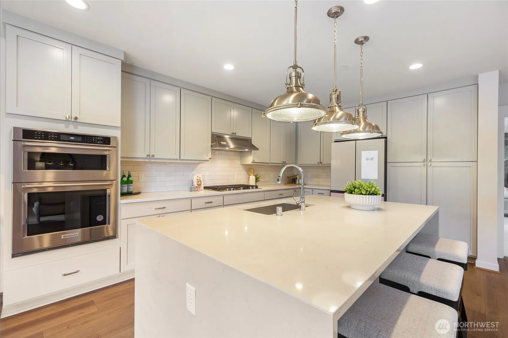 15558 NE 15th Place #300, Bellevue, WA 98007