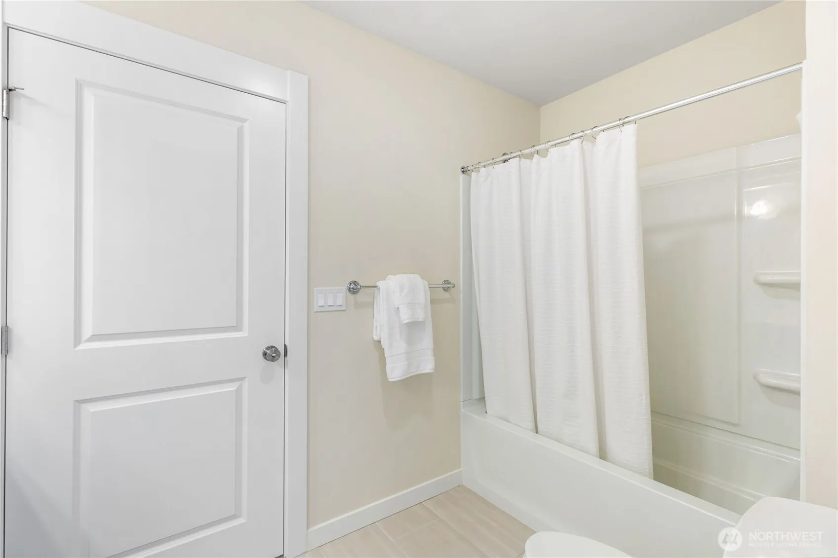 15558 NE 15th Place #300, Bellevue, WA 98007