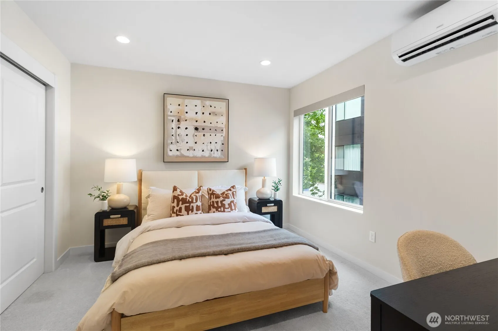 15558 NE 15th Place #300, Bellevue, WA 98007