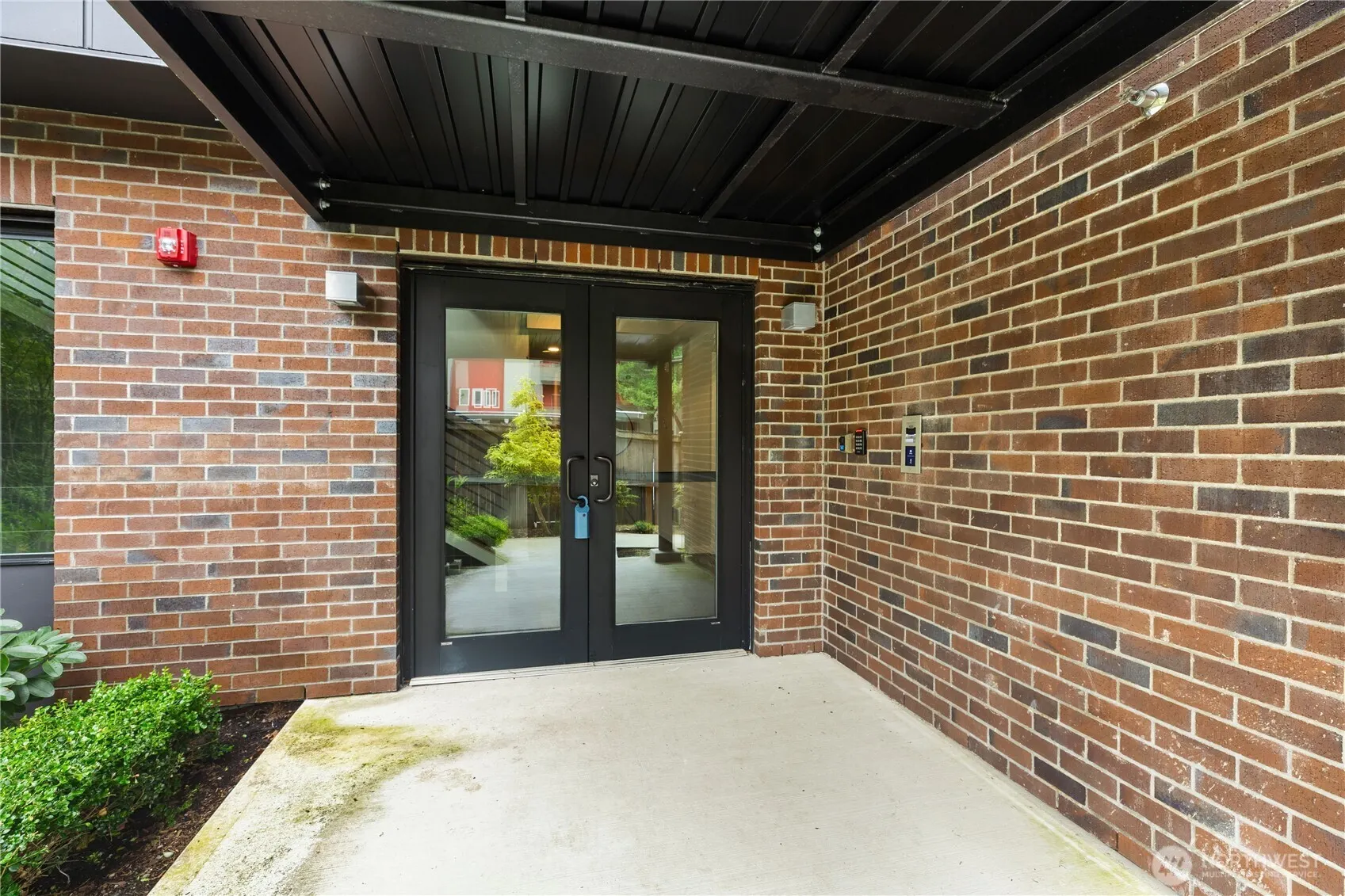 15558 NE 15th Place #300, Bellevue, WA 98007