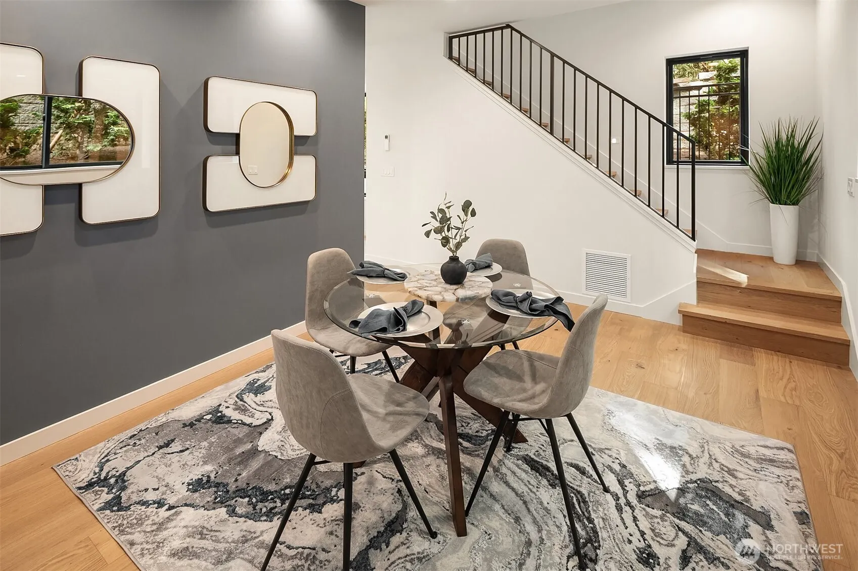 282 118th Avenue SE, Bellevue, WA 98005
