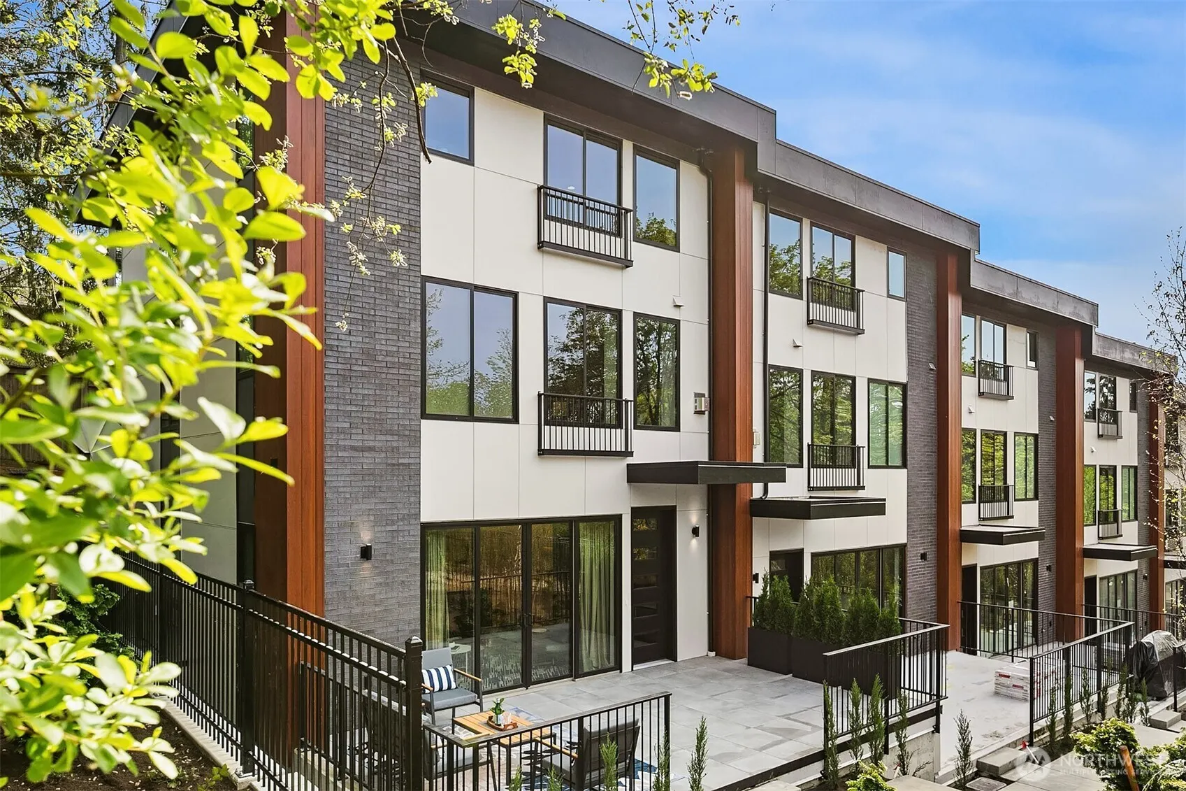 282 118th Avenue SE, Bellevue, WA 98005