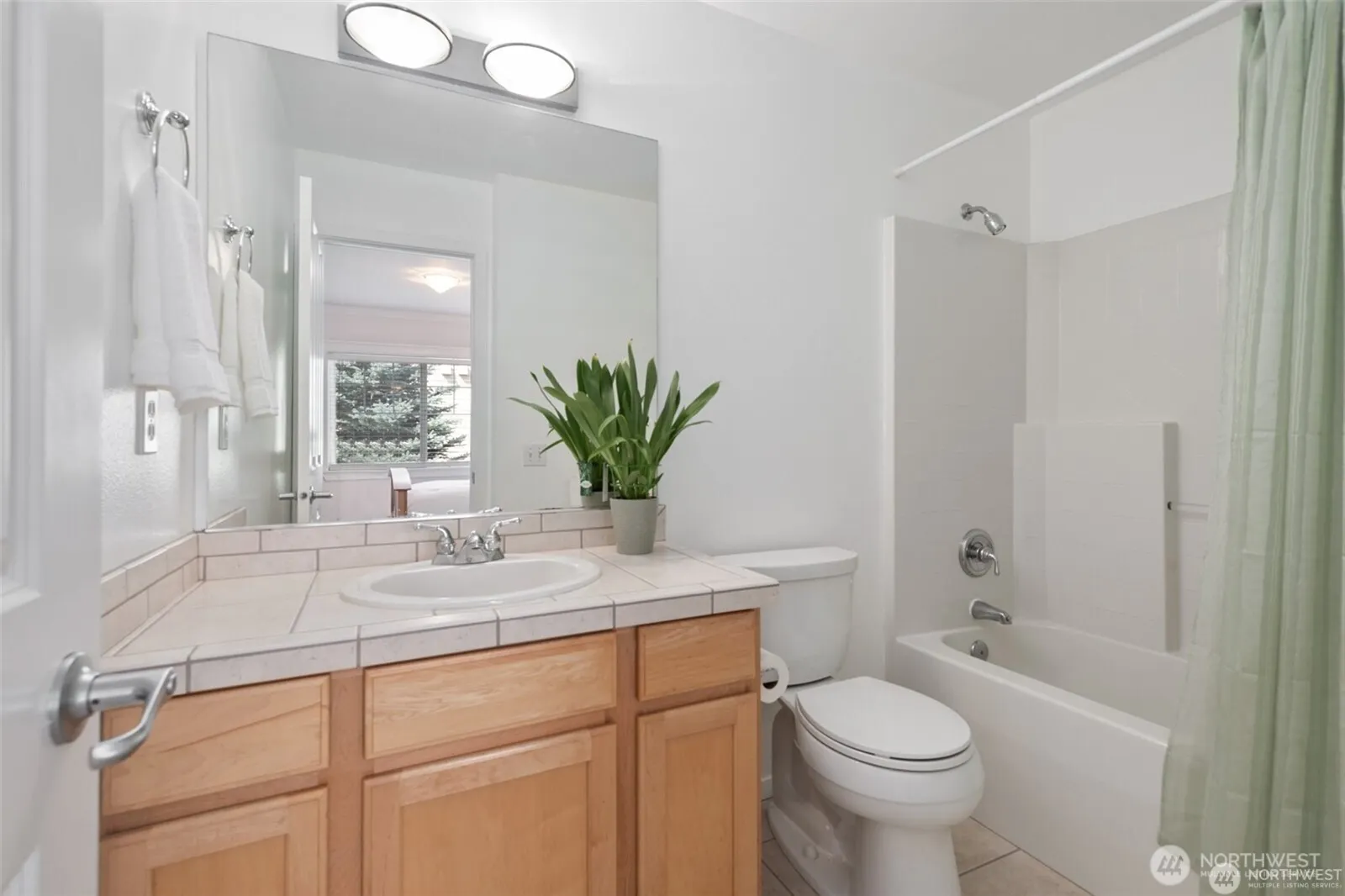 11881 SE 4th Place #901, Bellevue, WA 98005