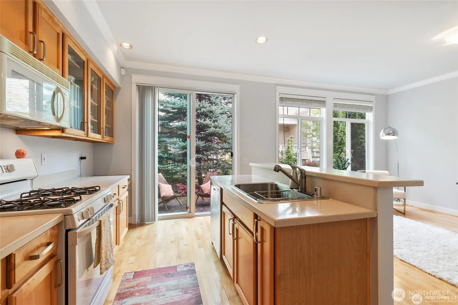 11881 SE 4th Place #901, Bellevue, WA 98005
