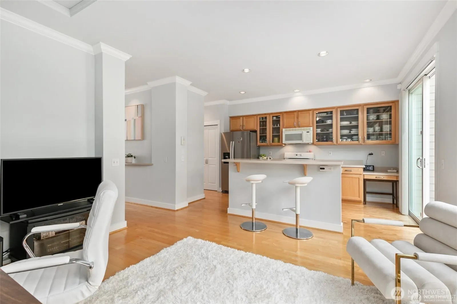 11881 SE 4th Place #901, Bellevue, WA 98005