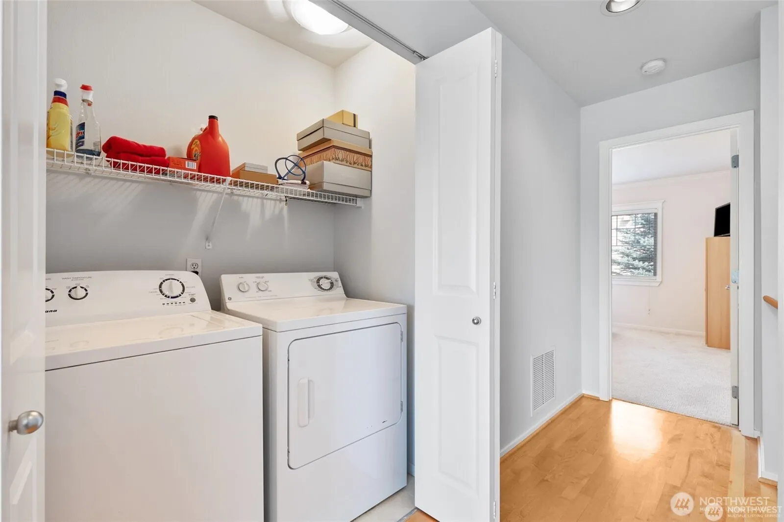 11881 SE 4th Place #901, Bellevue, WA 98005